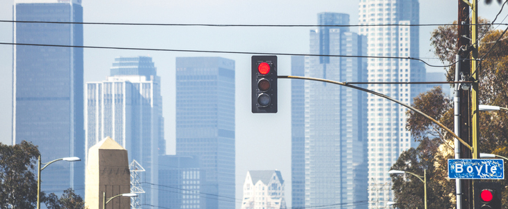 A red traffic light in Los Angeles