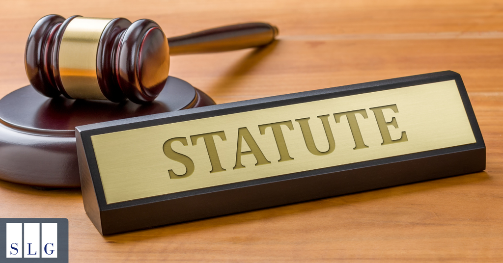 Judge’s gavel beside a statute sign representing filing deadlines for California personal injury claims.